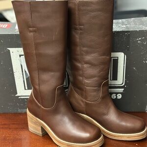 DINGO WOMEN'S VAGABOND TALL FASHION BOOTS - ROUND TOE